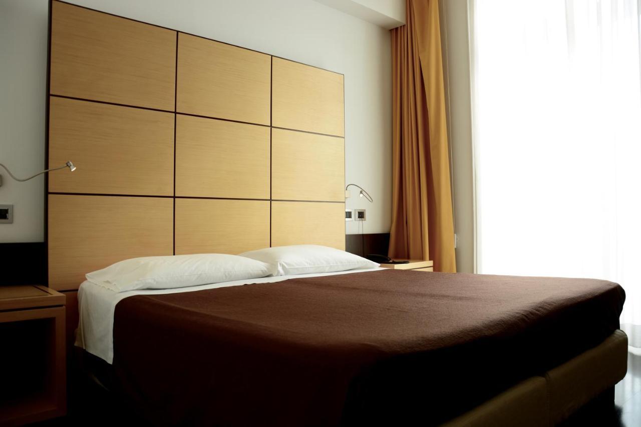 Hotel Cimarosa نابولي المظهر الخارجي الصورة