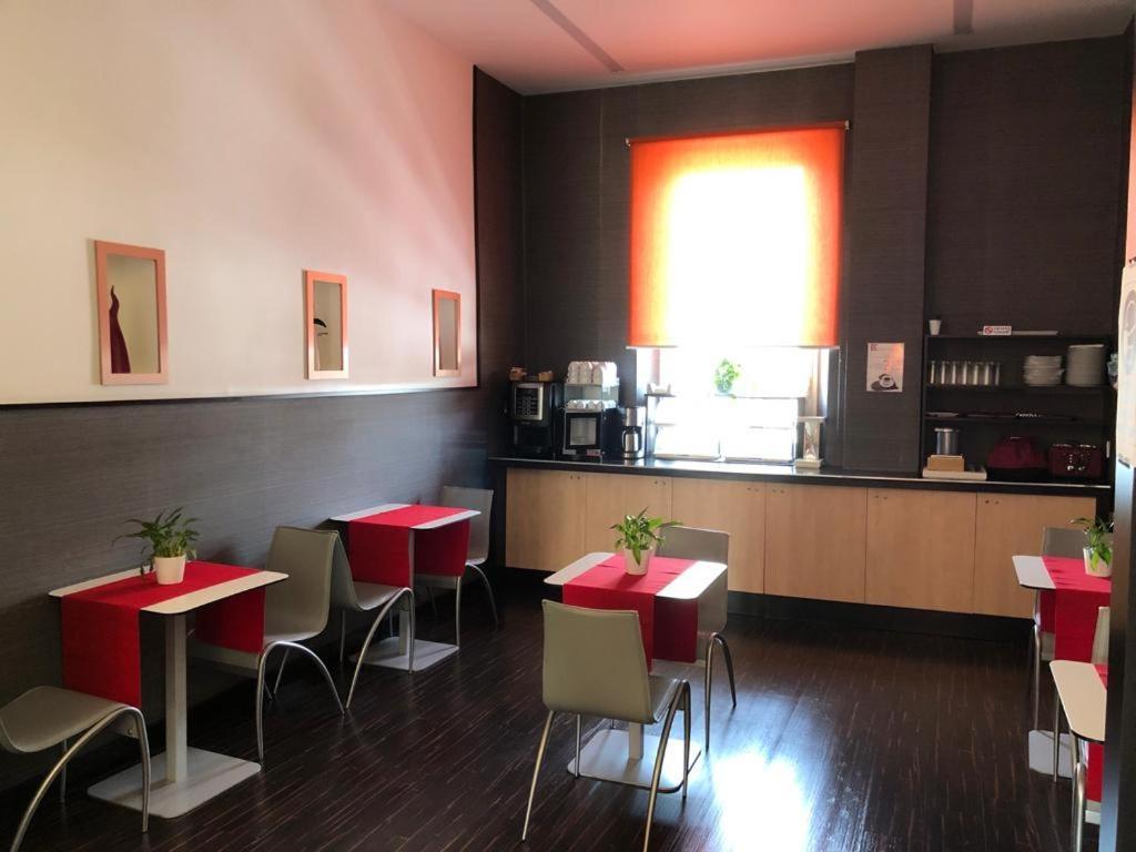 Hotel Cimarosa نابولي المظهر الخارجي الصورة