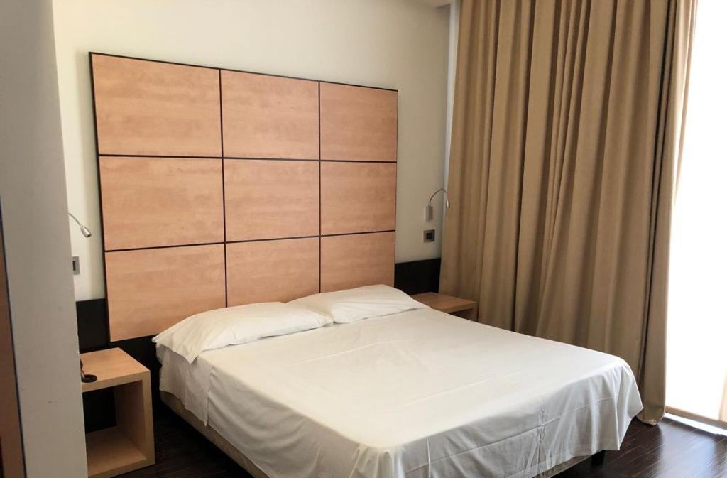 Hotel Cimarosa نابولي المظهر الخارجي الصورة